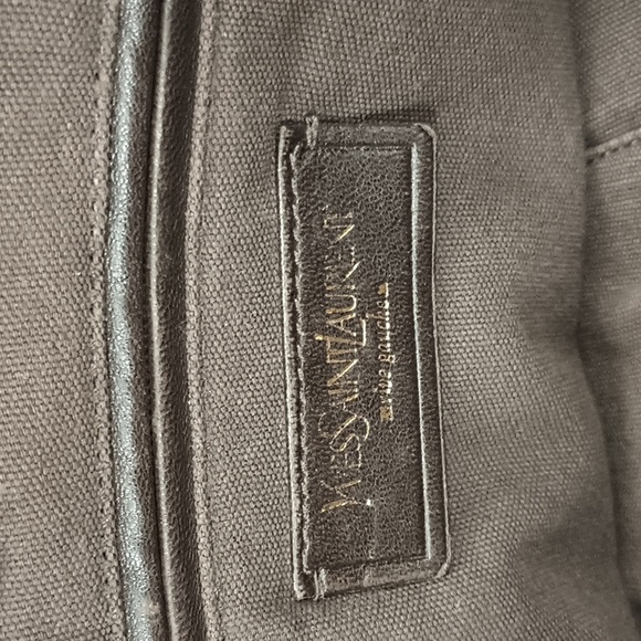 Yves Saint Laurent - Picture 6 of 7